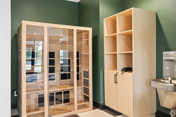 24/7 Fitness center + sauna